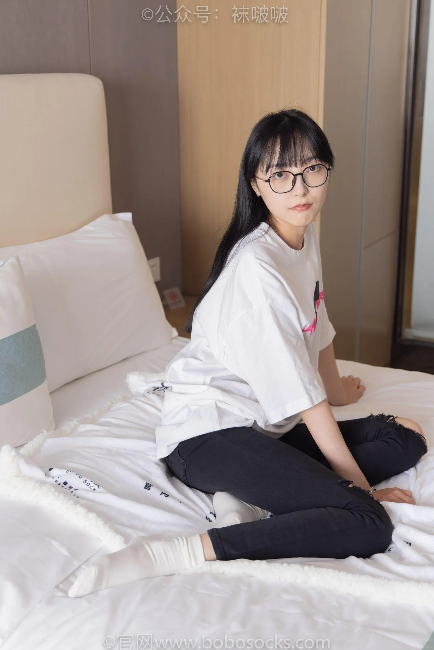 [BoBoSocks袜啵啵]NO.055 稚予-斯凯奇运动鞋、白棉袜、黑棉袜 [139P]插图
